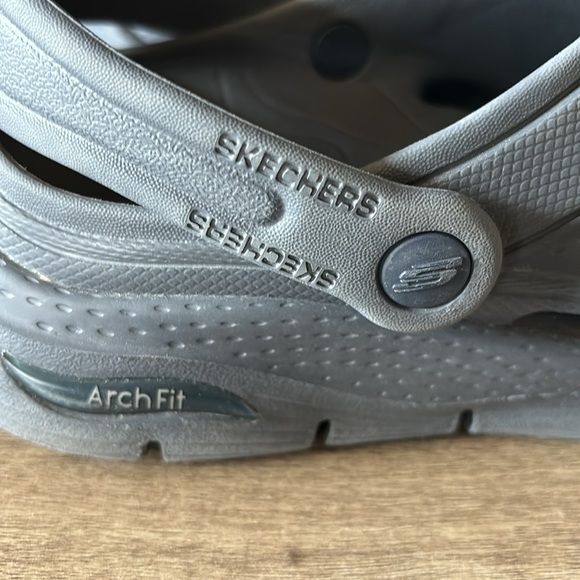 Skechers arch fit faux crocs size 7 - Picture 2 of 5